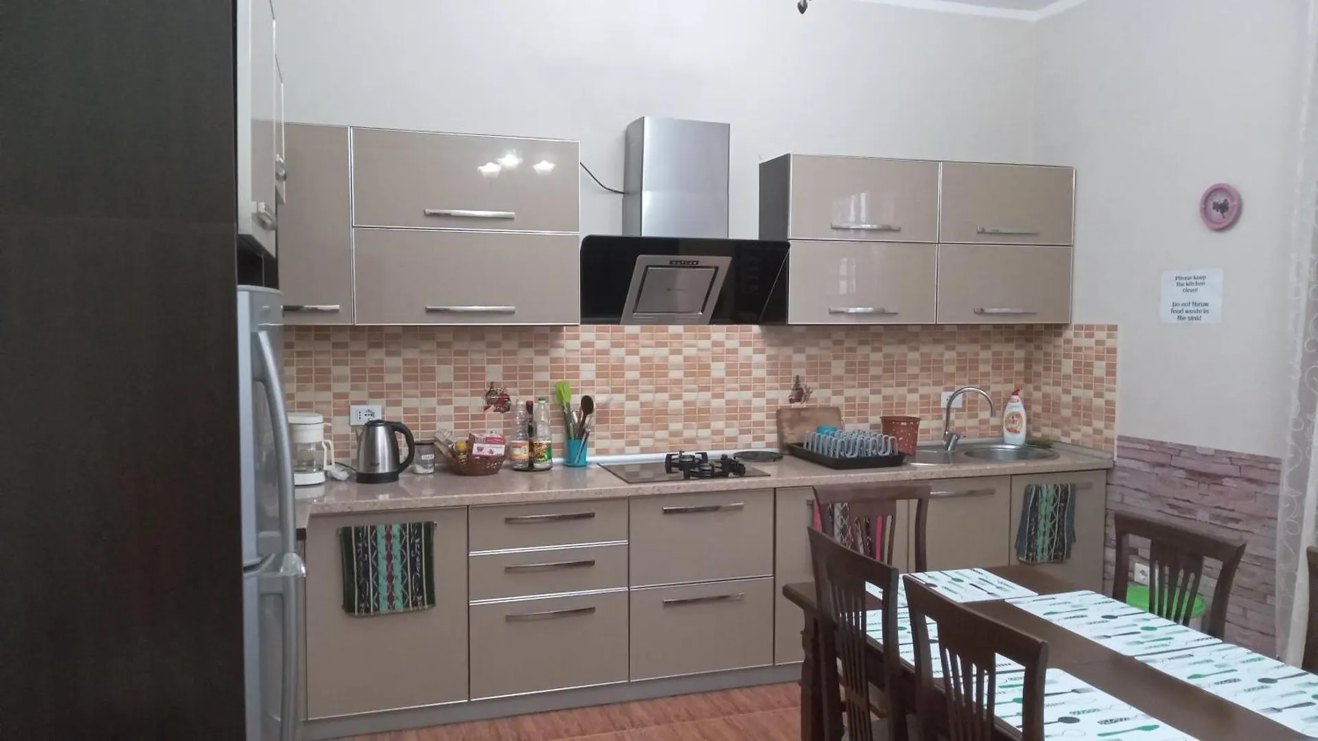 Blissful Hostel Шкодер