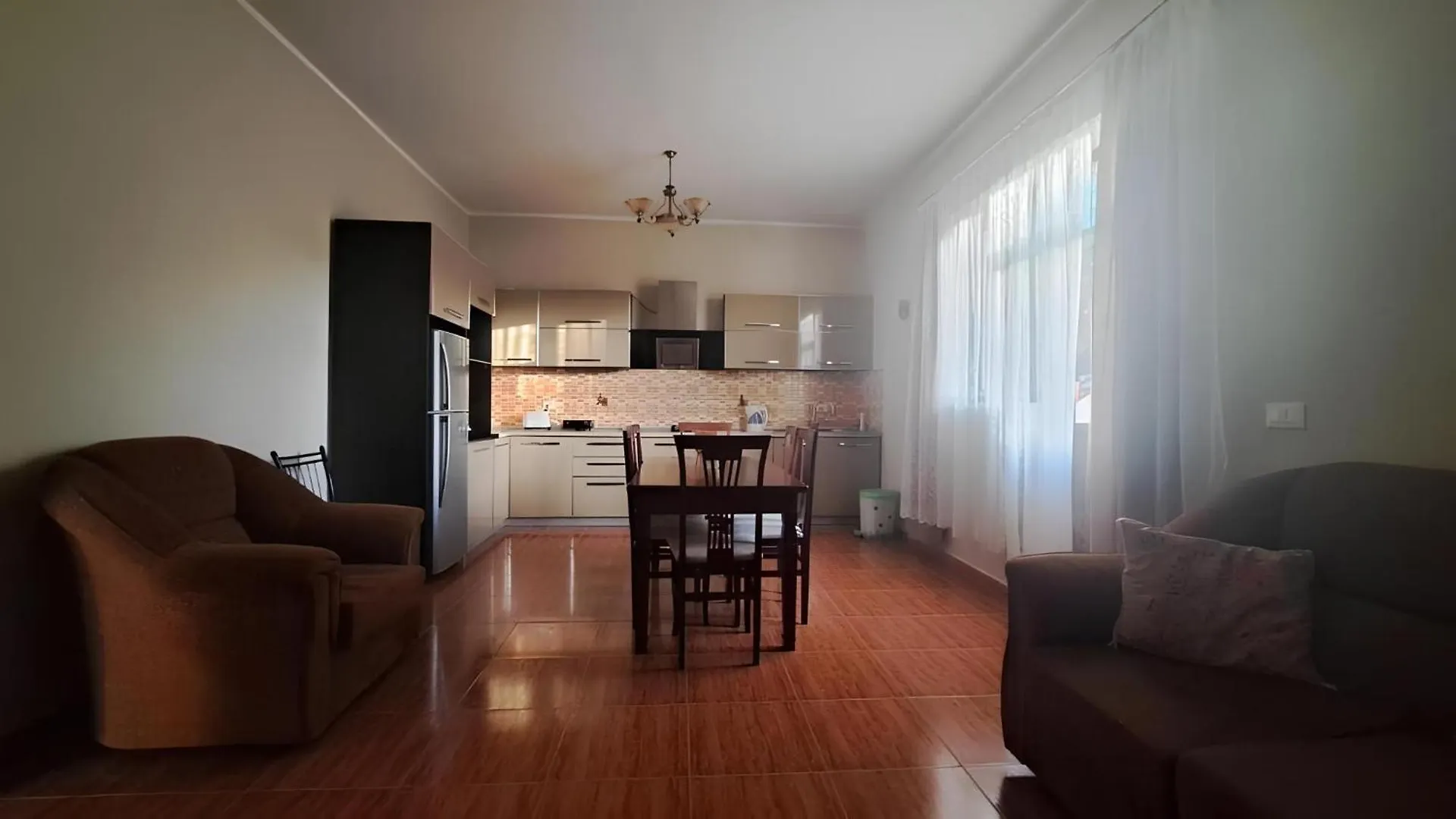 Blissful Hostel Шкодер
