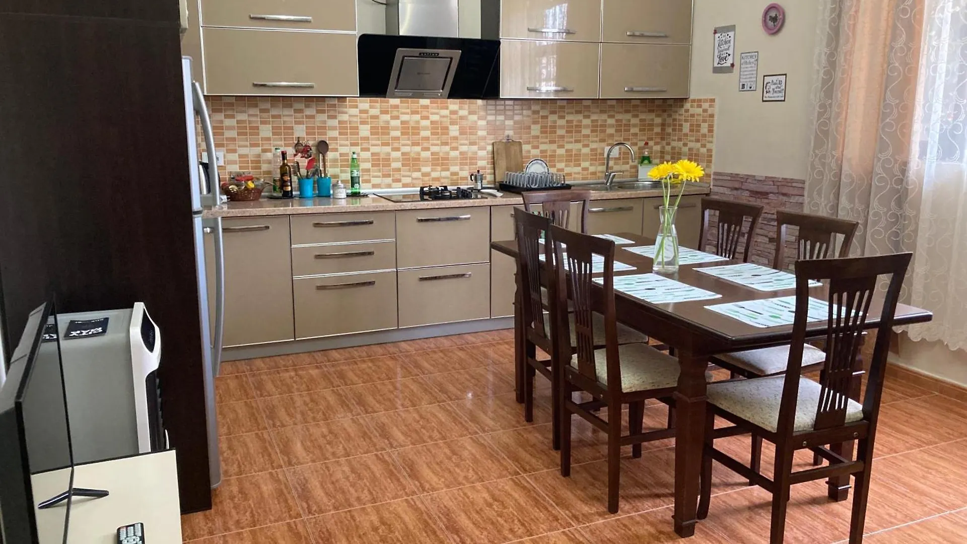 Blissful Hostel Шкодер 0*,